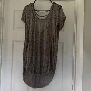 💋 Grey shirt with straps on the hose back